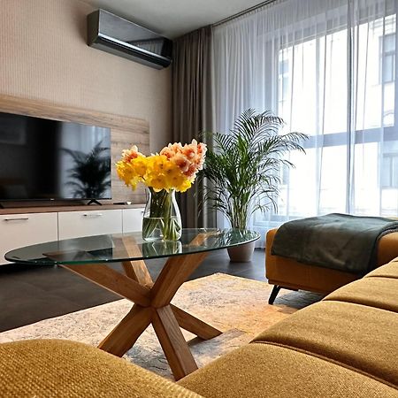 Apartman Leonardo - City Center Трнава Экстерьер фото