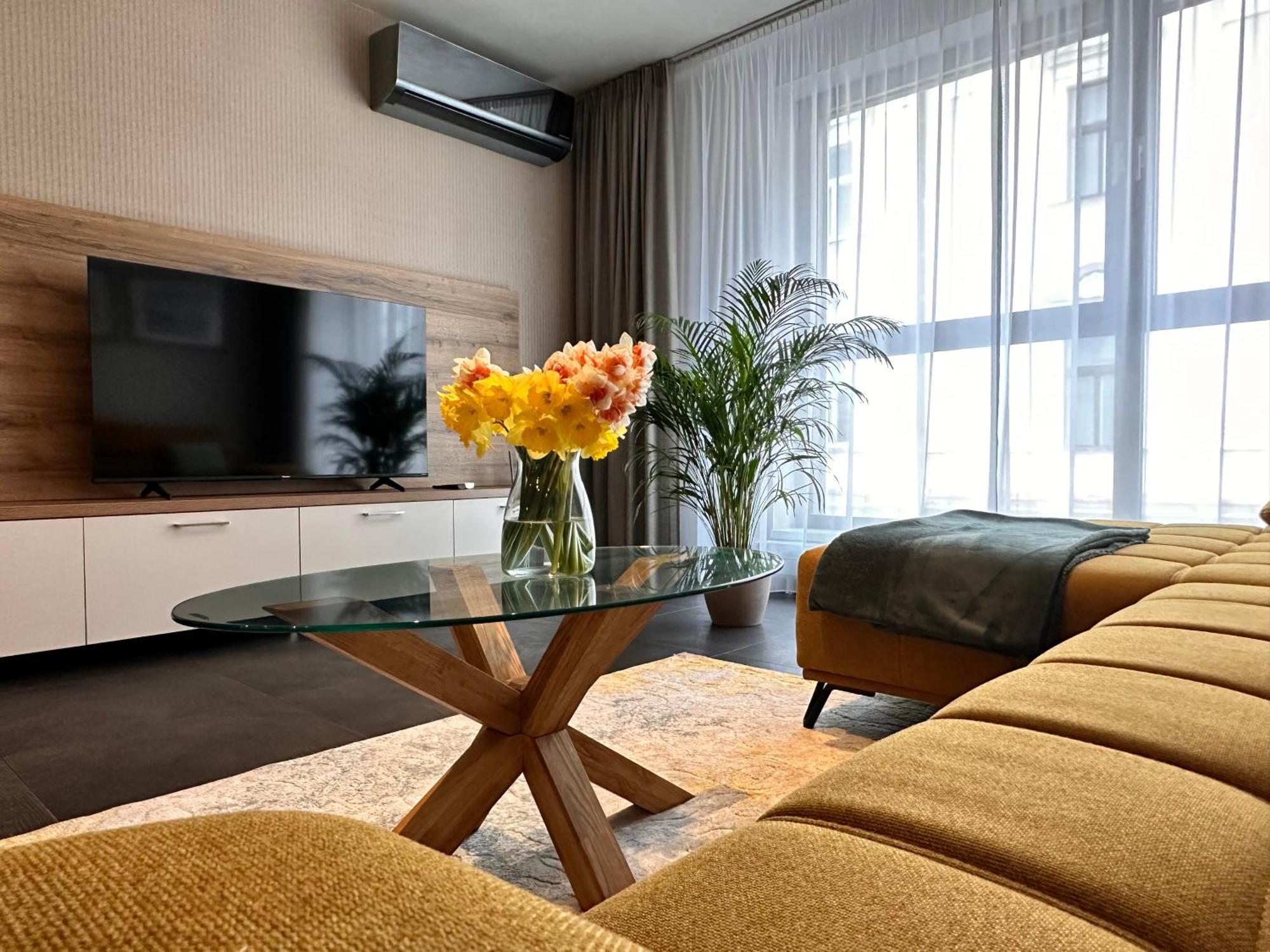 Apartman Leonardo - City Center Трнава Экстерьер фото