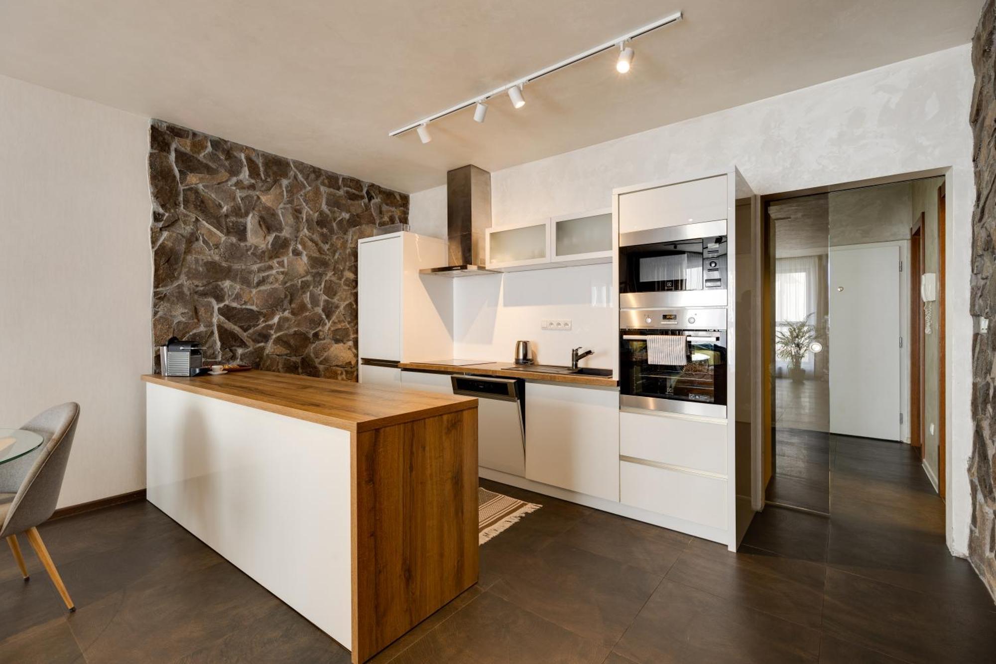 Apartman Leonardo - City Center Трнава Экстерьер фото
