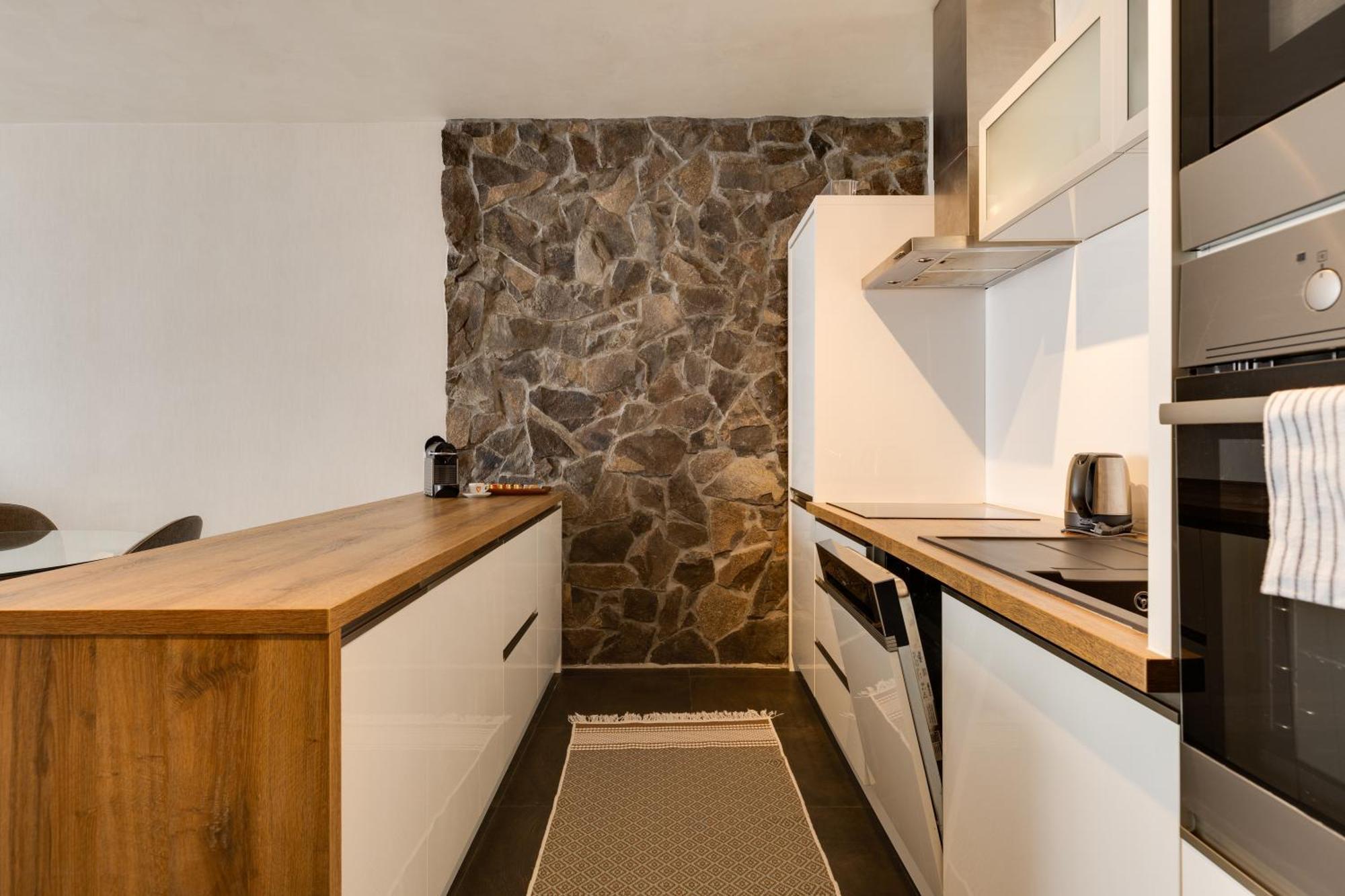 Apartman Leonardo - City Center Трнава Экстерьер фото