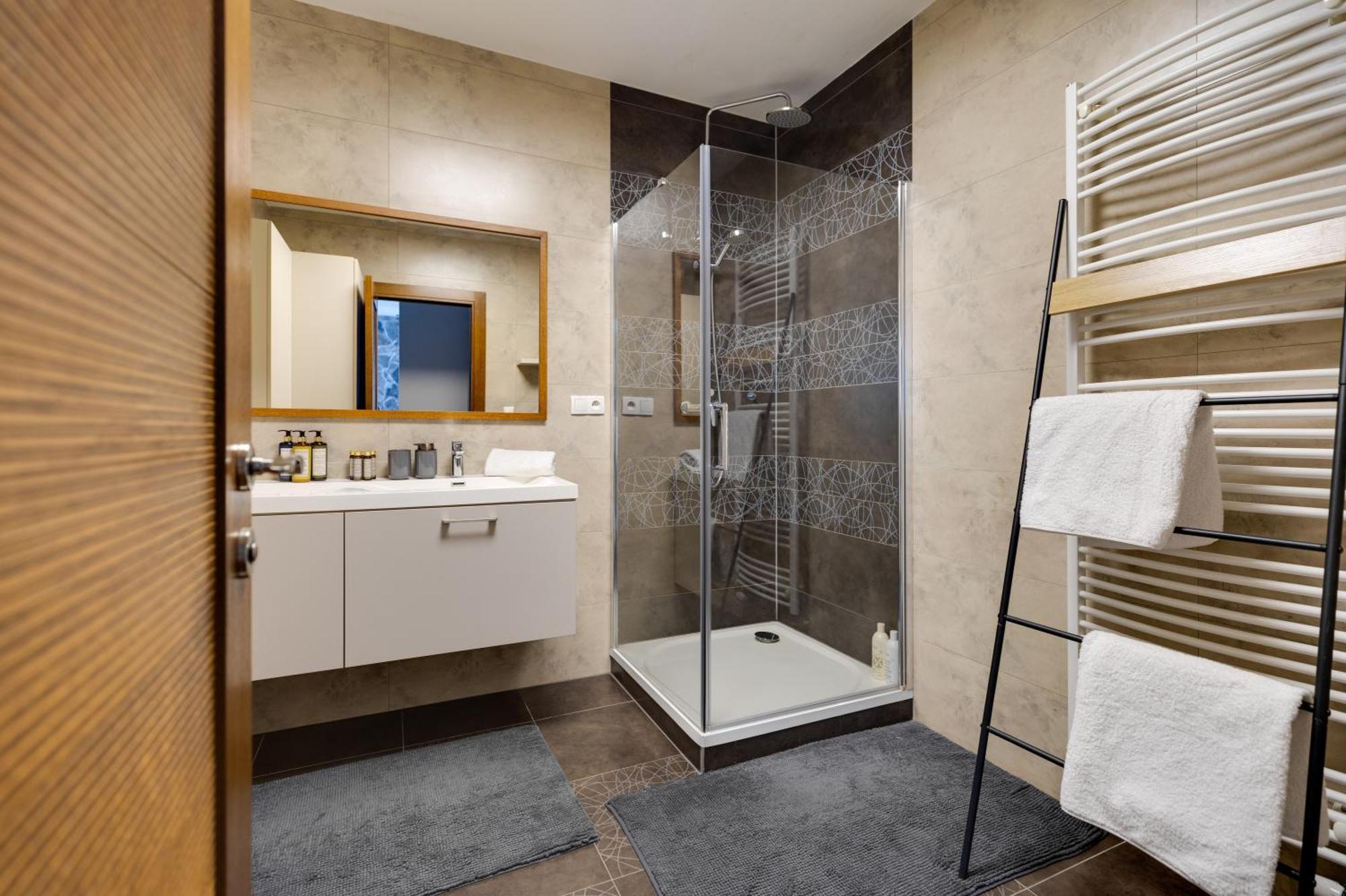 Apartman Leonardo - City Center Трнава Экстерьер фото